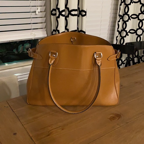 Louis Vuitton Passy Epi Leather - Picture 2 of 14